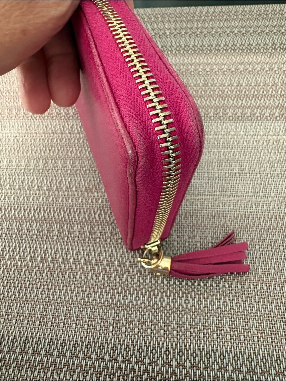 Authentic Gucci Soho Zip Around Long Wallet Pink Pebbled Leather Tassel - Picture 9 of 10